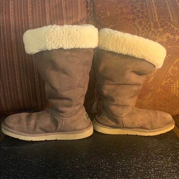 Ugg Boot style S/N 5163 - Picture 3 of 5